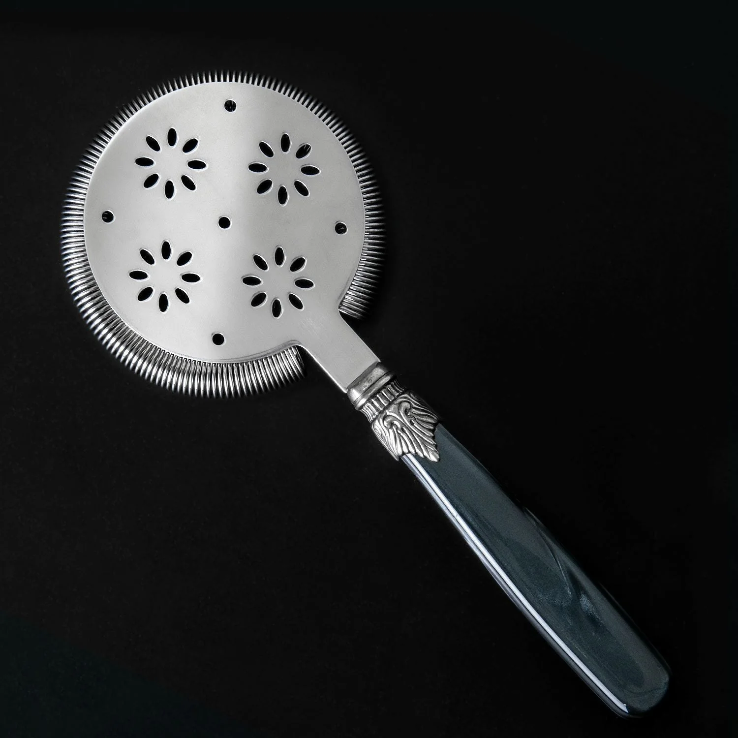 Classico Stainless Steel Hawthorne Cocktail Strainer Internal Fitting 22.5cm - Image 4