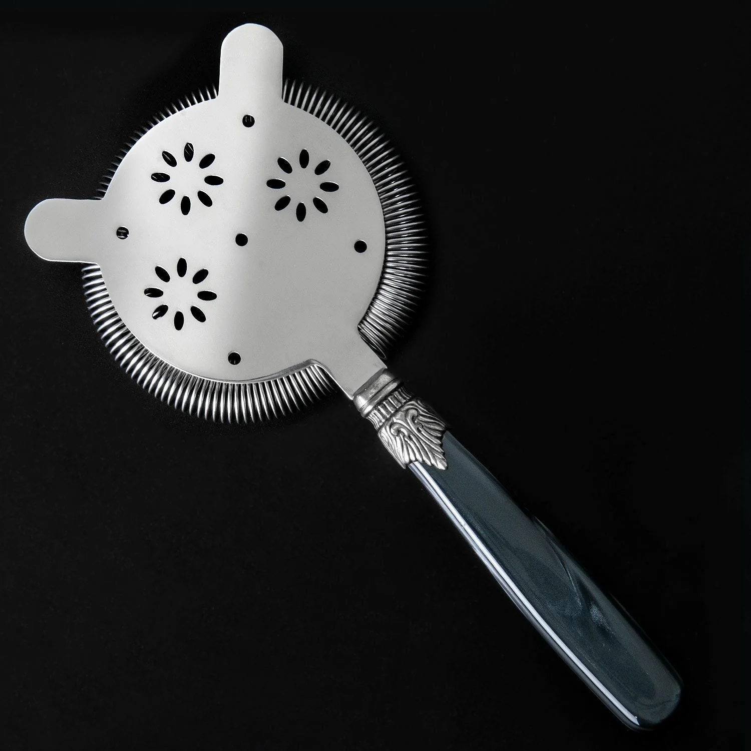 Classico Stainless Steel Hawthorne Cocktail Strainer Surface Fitting 22.5cm - Image 4