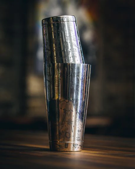 Tiki Tin-on-Tin Stainless Steel Weighted Cocktail Shaker 75cl - Image 2
