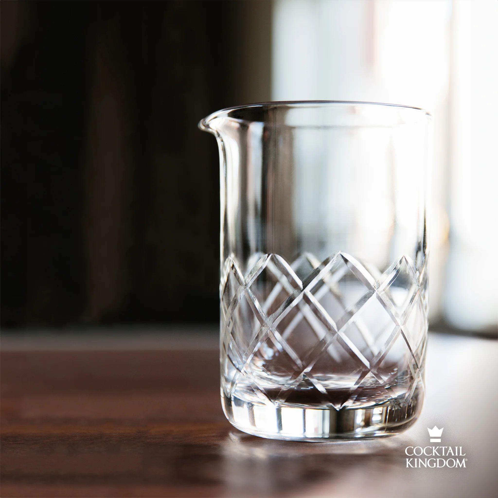 Yarai® Mixing Glass, Seamless - 550ml (19oz) - Image 2